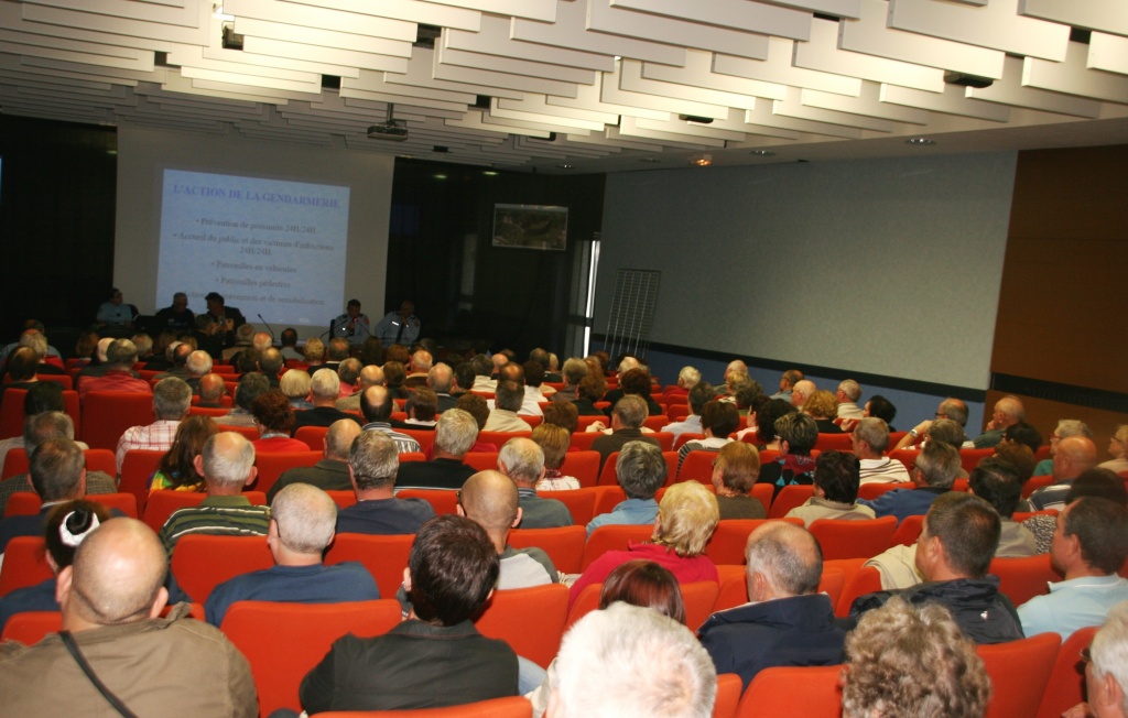 salle des congrès pendant une réunion