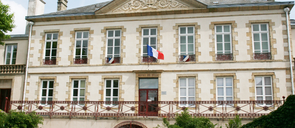 Façade de la mairie de Bressuire